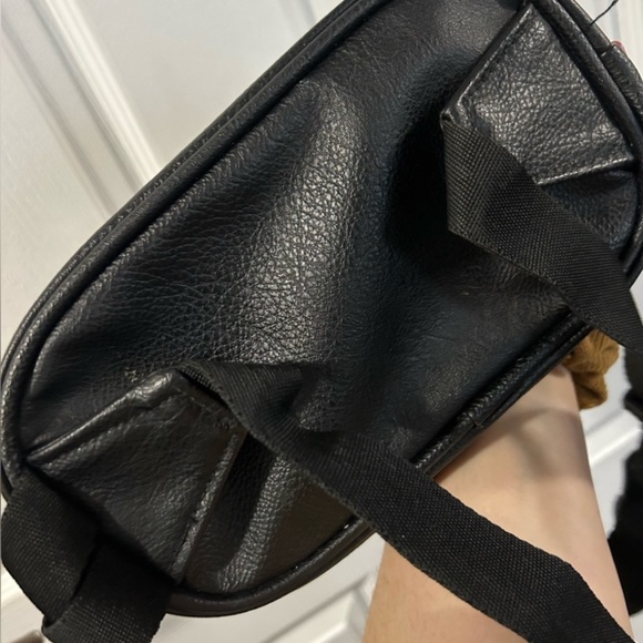 ** SOLD ** Adidas Waistbag - Picture 4 of 4